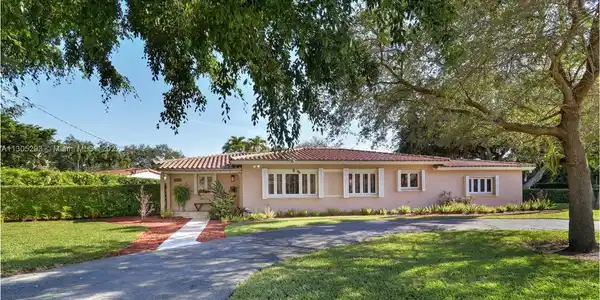 708 Vilabella Ave