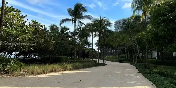10185 Collins Ave Unit 1409