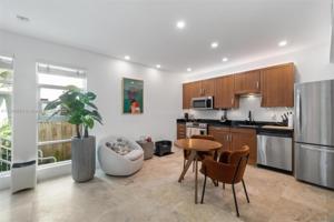 1545 Jefferson Ave Unit 102