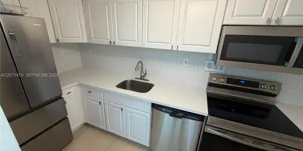 1000 West Ave