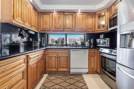 17011 N Bay Rd