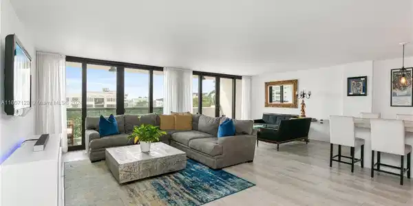 9300 S Bay Harbor Ter