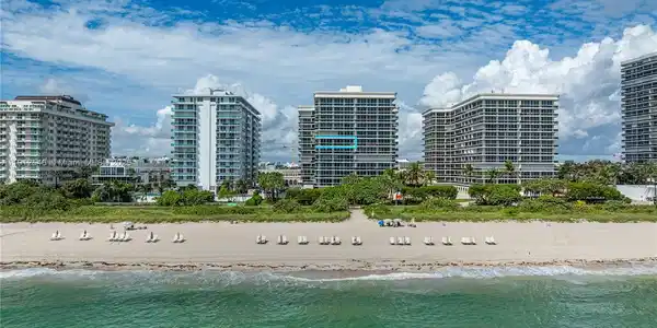 9559 Collins Ave