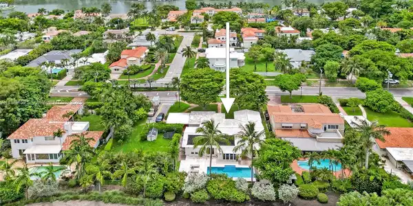 5860 La Gorce Dr