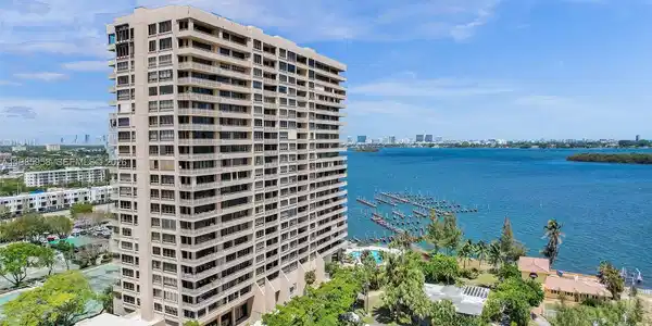 11113 Biscayne Blvd