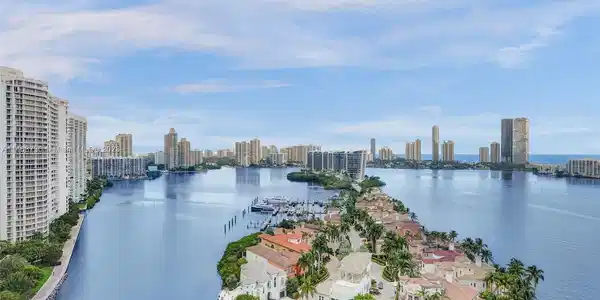 4000 Island Blvd