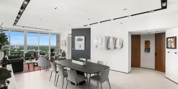 2127 Brickell Ave