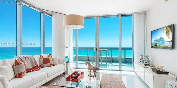 6899 Collins Ave