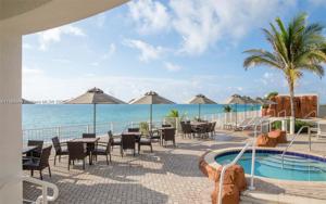 18001 Collins Ave Unit 1017