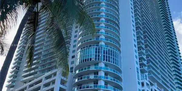 1800 N Bayshore Dr
