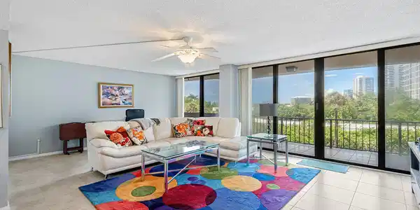 Image 3: LIving Room