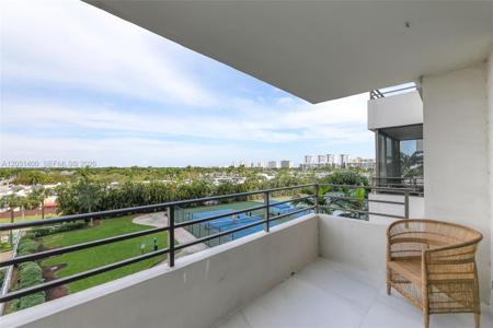 600 Three Islands Blvd