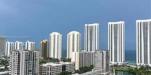 500 Bayview Dr