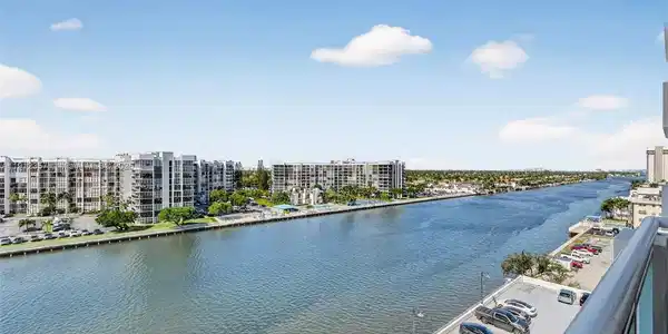 3000 S Ocean Dr
