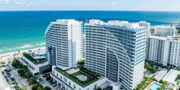 3101 Bayshore Dr