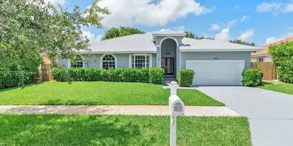 7871 SW 196th Ter