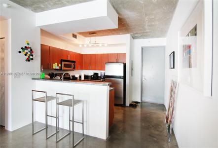 455 NE 25th St