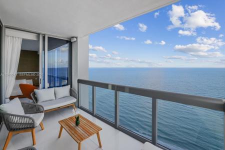 6899 Collins Ave