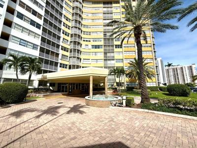 100 Golden Isles Dr