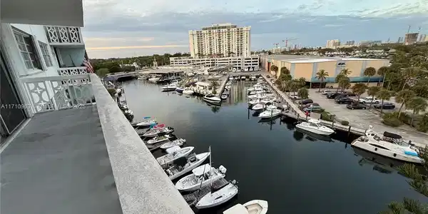 13155 Ixora Ct