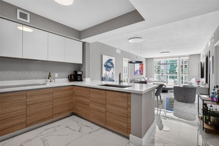 300 Sunny Isles Blvd