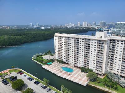 500 Bayview Dr