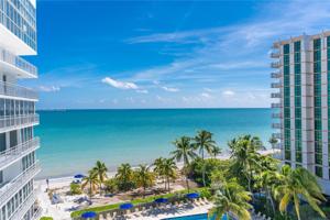 600 Grapetree Dr Unit 8CS
