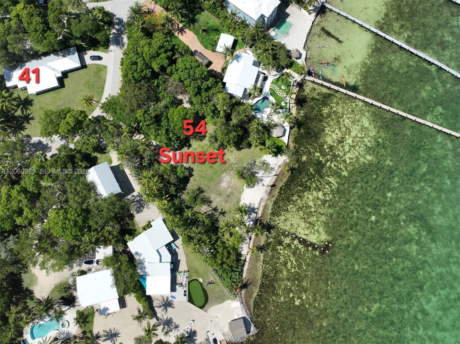 Image 2: 41 Sunset House - 54 Sunset 2 bayfront lots