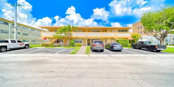 12150 NE 19th Ave Unit 6