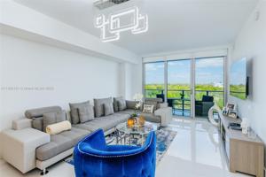 16385 Biscayne Blvd