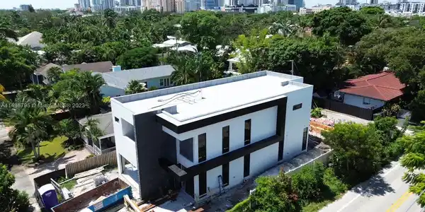 549 NE 11th Ave