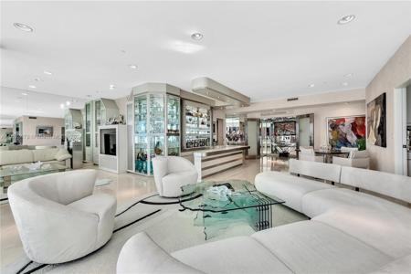 10101 Collins Ave