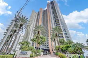18911 Collins Ave Unit 905