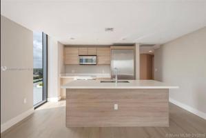 16385 Biscayne Blvd Unit 607