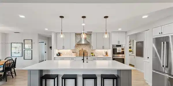 2239 SW Danforth Cir