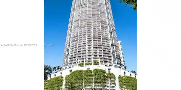 1750 N Bayshore Dr
