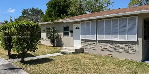 8000 NE 8th Ct