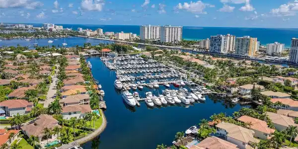 1455 Breakwater Ter