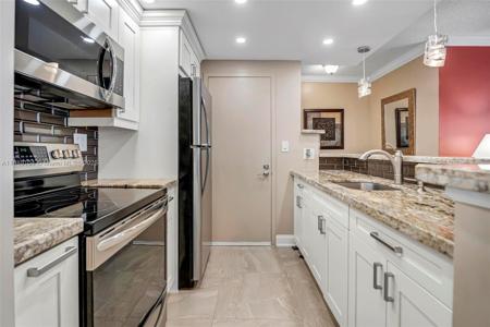720 Bayshore Dr