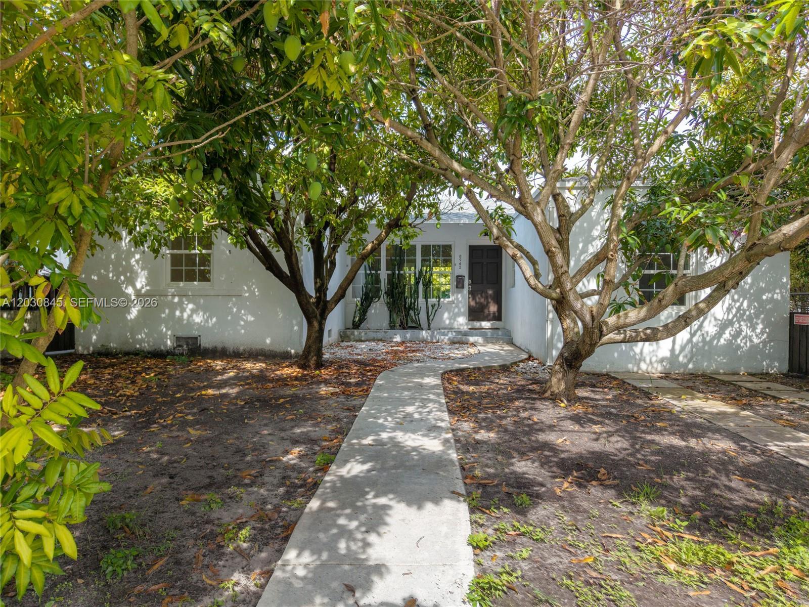 Image 1: House Facade