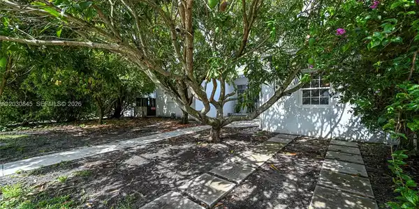 Image 3: House Facade