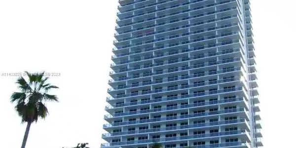600 NE 27