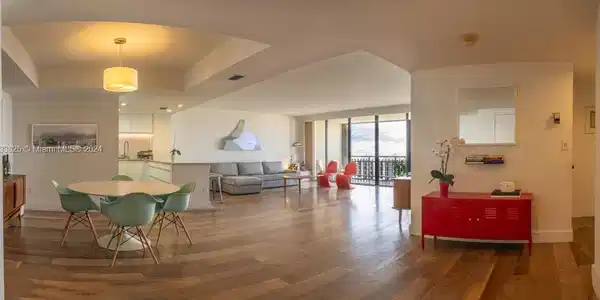 11113 Biscayne Blvd