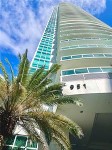 951 Brickell Ave