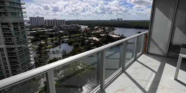 300 Sunny Isles Blvd