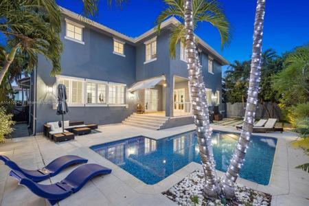 455 Hampton Ln