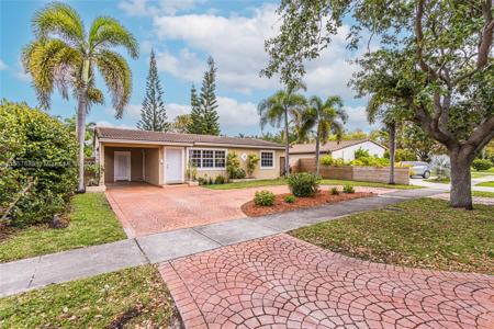 919 NE 4th Ct