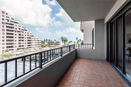 201 Crandon Blvd