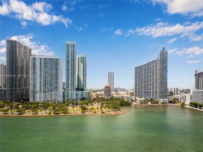 2000 N Bayshore Dr
