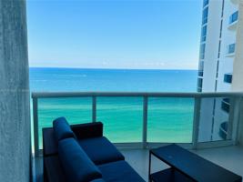 16001 Collins Ave